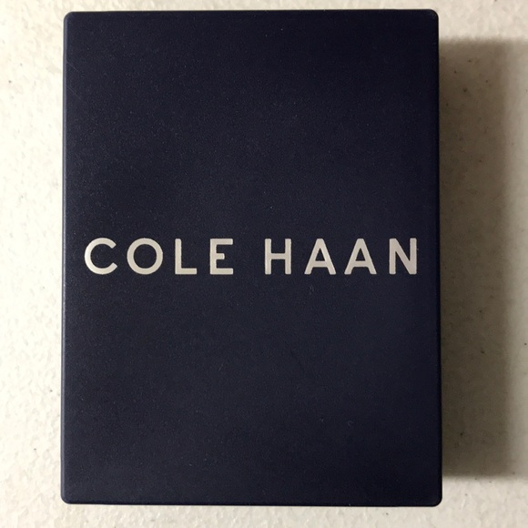 Cole Haan Men's Pebble Leather Trifold Wallet - Picture 8 of 8